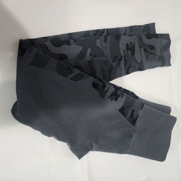 Zyia Dark Gray Leggings With Camo Detail Down The Side Size XS A6 - Picture 4 of 4